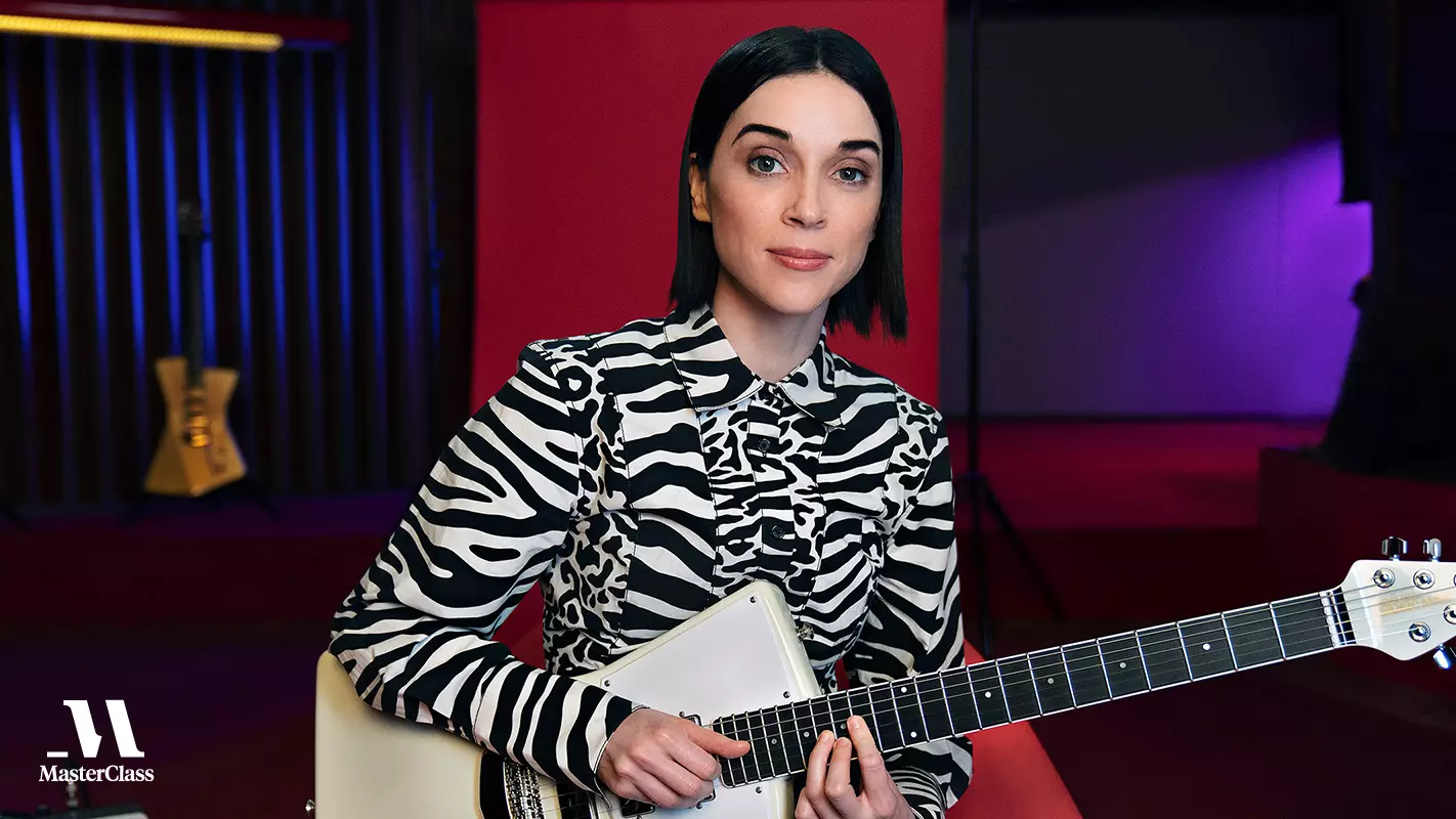 St.Vincent with guitar